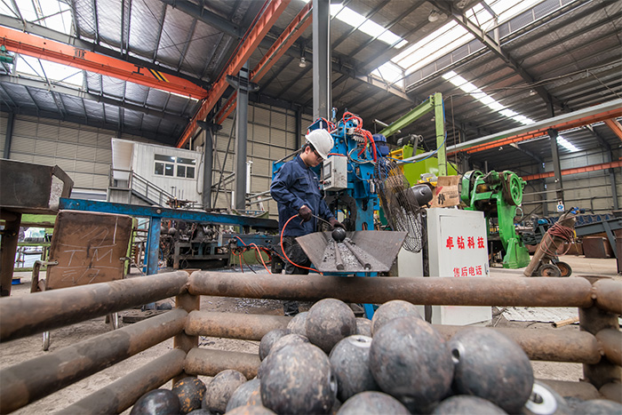 乌兰察布网架配件-螺栓球加工车间